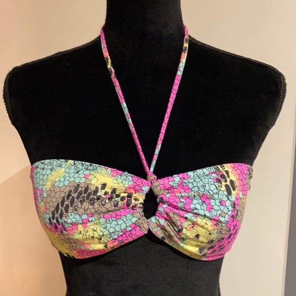 Ardene Other - Halter Bikini Top..NEW!!! Adjustable ties!!